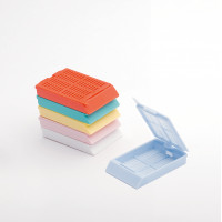 Embedding cassette with lid