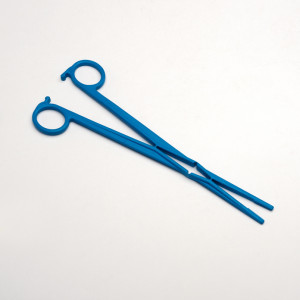 Disposable sterile kelly forceps