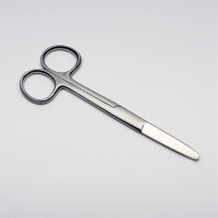 Anatomic scissor with alternating tips